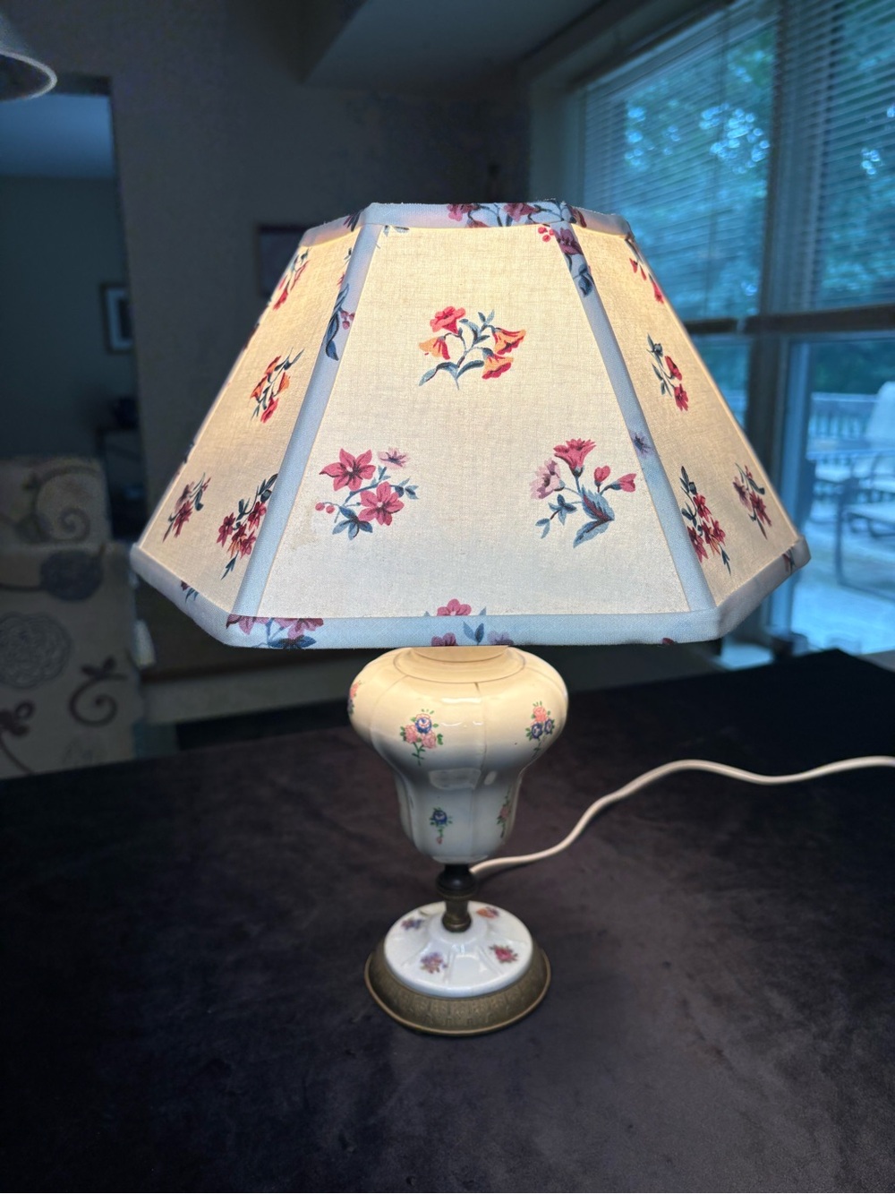 Vintage Porcelain Table Lamp/ Matching Hexigonal Fabric Shade - Picture 4 of 16